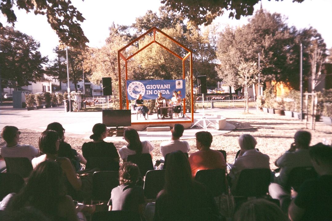 Giovani in Onda, talk sul palco del Parco Tiziano Terzani